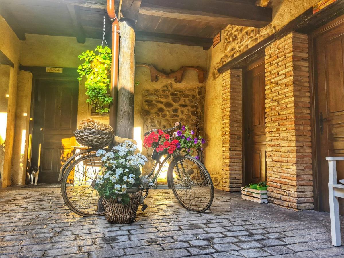 Albergue El Encanto Villares de Orbigo Exterior foto